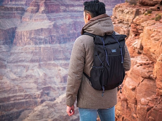 Легкий складывающийся рюкзак-мессенджер "Venturer Eco", черный