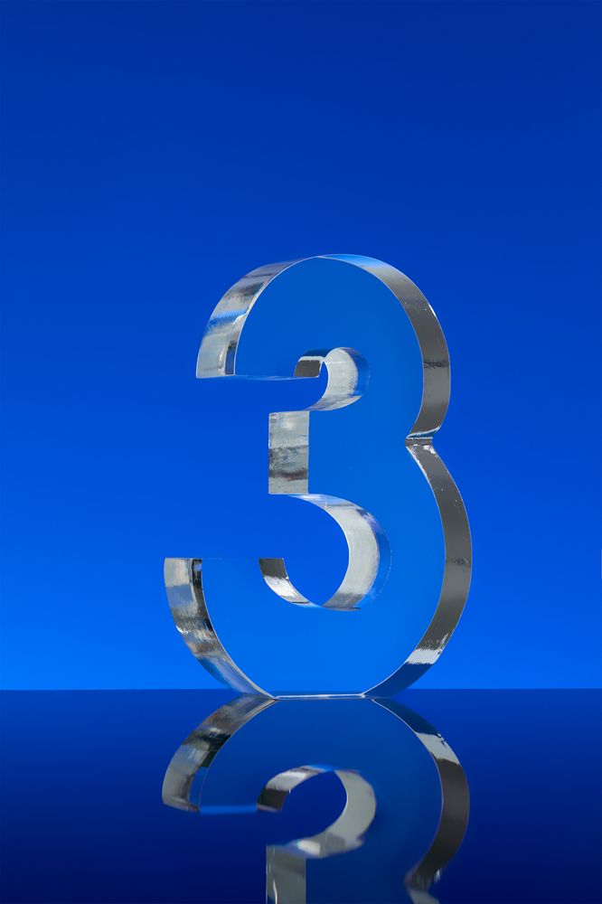 Стела Born Leader 3