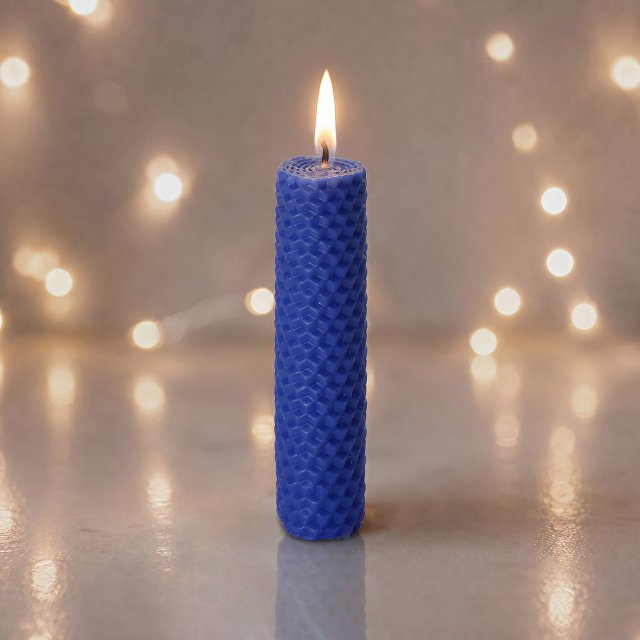 Свеча из вощины 3 х 12,5 см с деревянным ярлыком, синий