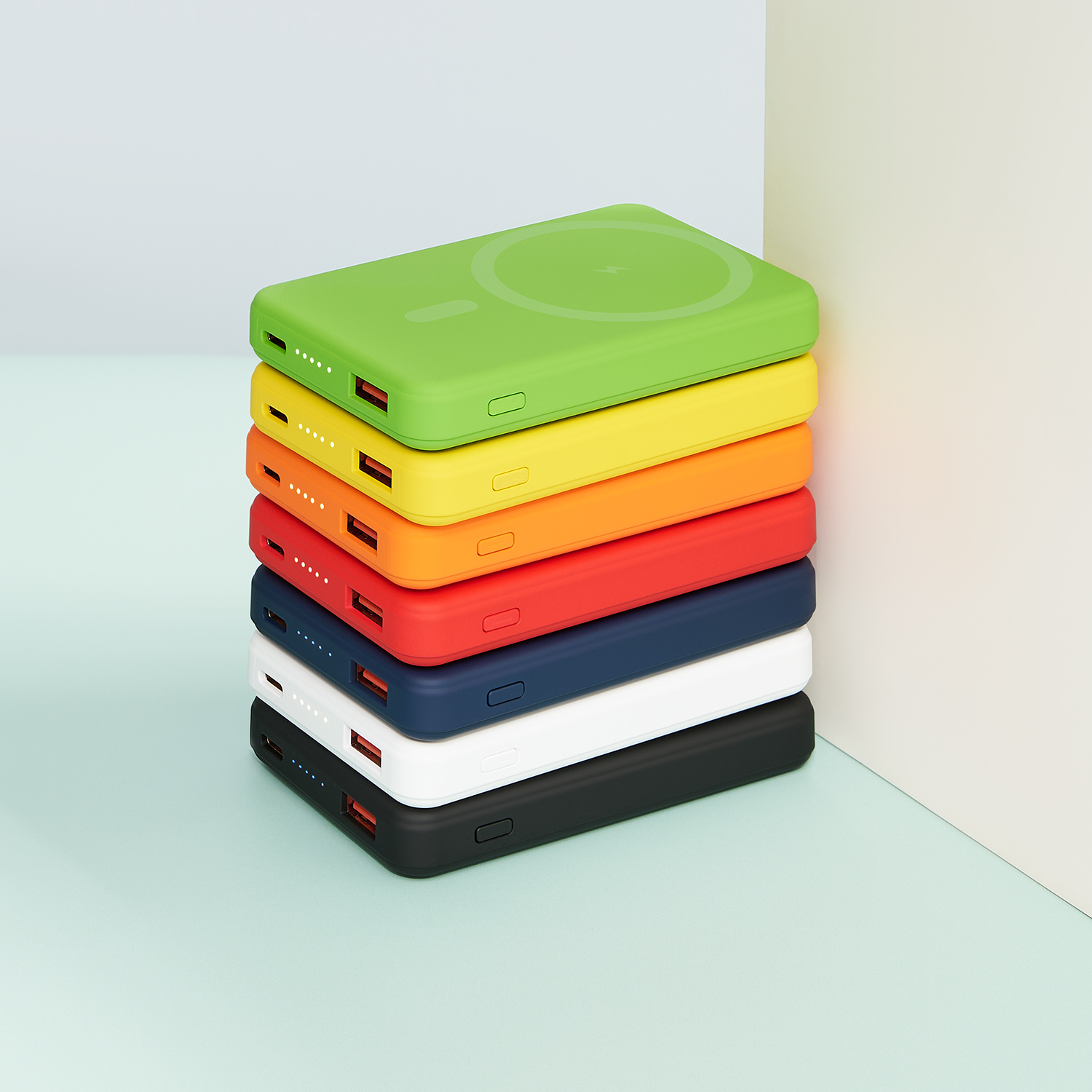 Внешний аккумулятор Ларго PD (Largo PD) 5000mAh с функцией беспроводной зарядки 15W, белый